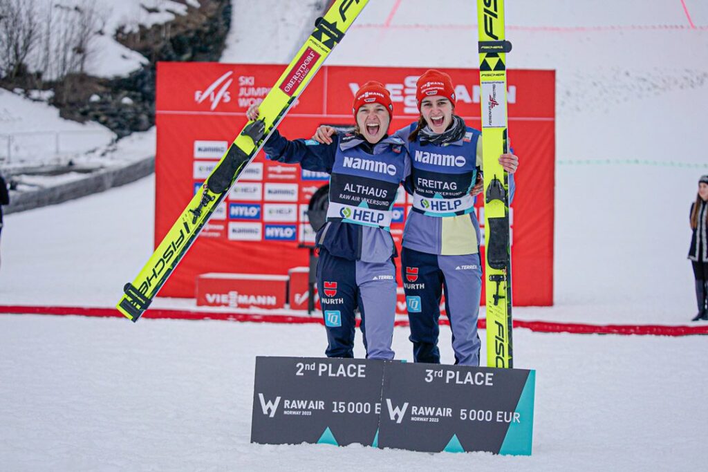 Katharina Althaus und Selina Freitag feiern Platz 2 und 3 in der Gesamtwertung der Raw Air in Vikersund, Norwegen 2023 #SkiDeutschland