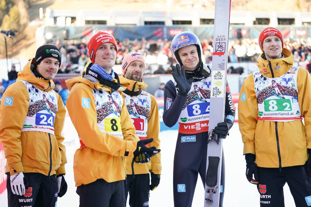Starke Teamleistung: Stephan Leyhe, Pius Paschke, Andreas Wellinger, Karl Geiger (v.l.n.r.) holten sich bei der Skiflug-WM hinter den starken Slowenen (Gold) und Österreich (Silber) die Bronzemedaille.