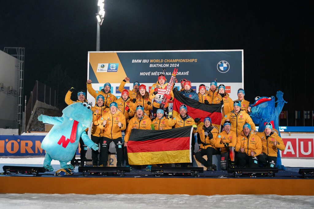 Jubel im deutschen Biahtlon-Team über Bronze: Benedikt Doll holt nach sieben Jahren wieder eine WM-Medaille