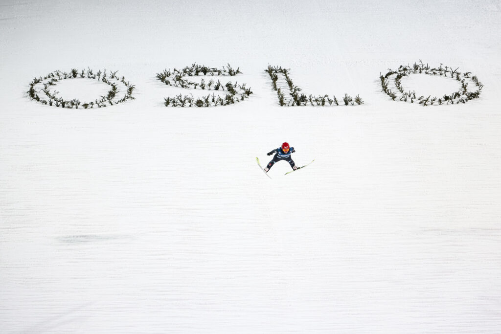 DSV-Skispringerin Katharina Schmid hat sich für die Raw-Air-Tour viel vorgenommen. Beim Auftakt in Oslo sprang sie aufs Podest.